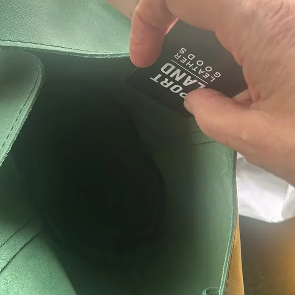 BRAND NEW FOREST GREEN PORTLANDβS LEATHER CO. Bucket bag/ strap : adjustable nwt - Picture 9 of 12